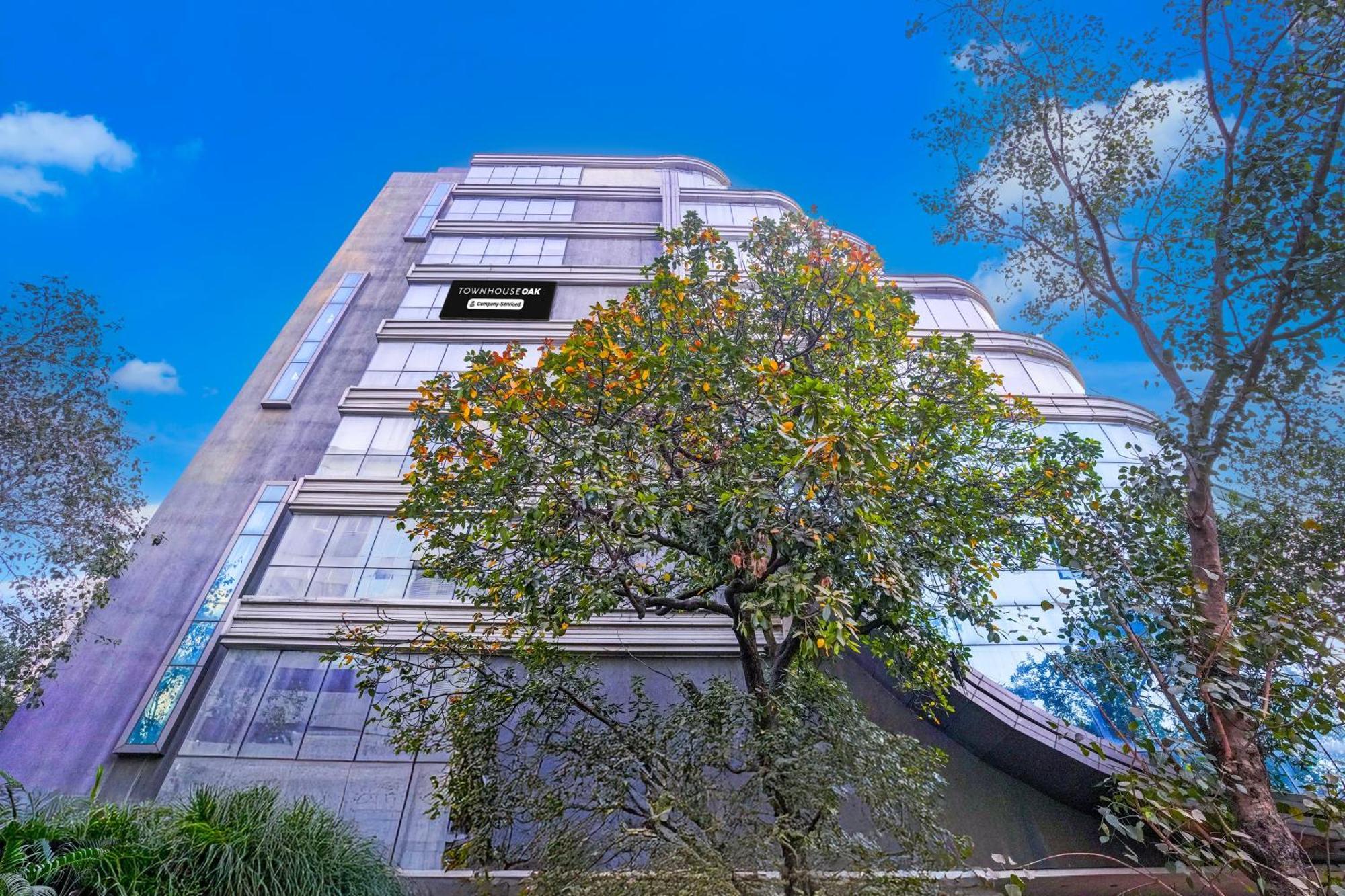Super Townhouse Oak Times Square Le Western Мумбай Екстериор снимка