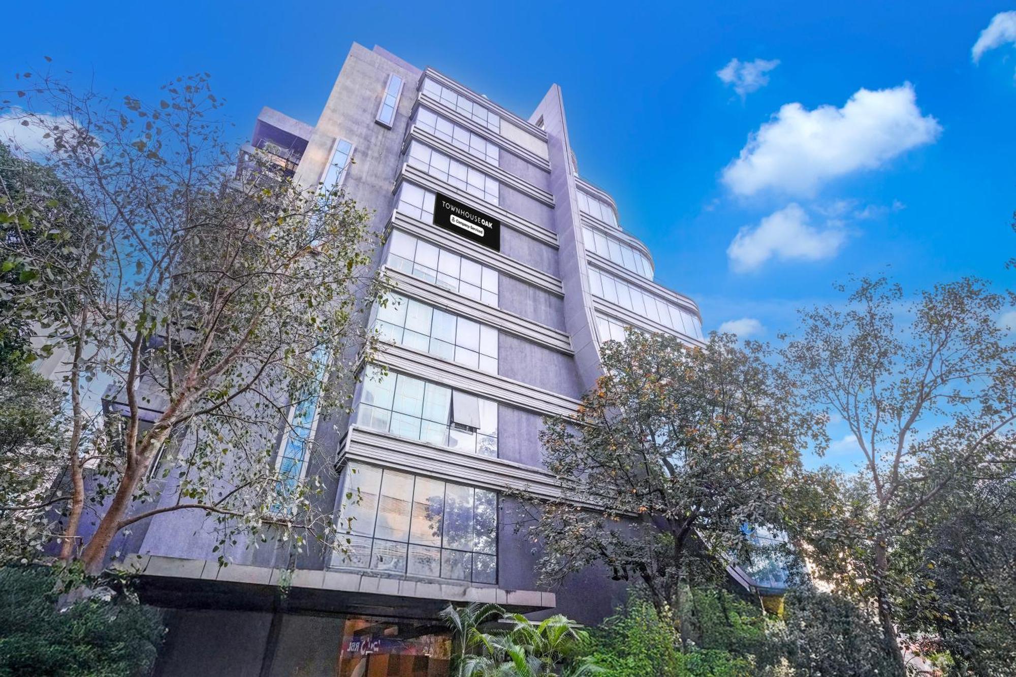 Super Townhouse Oak Times Square Le Western Мумбай Екстериор снимка