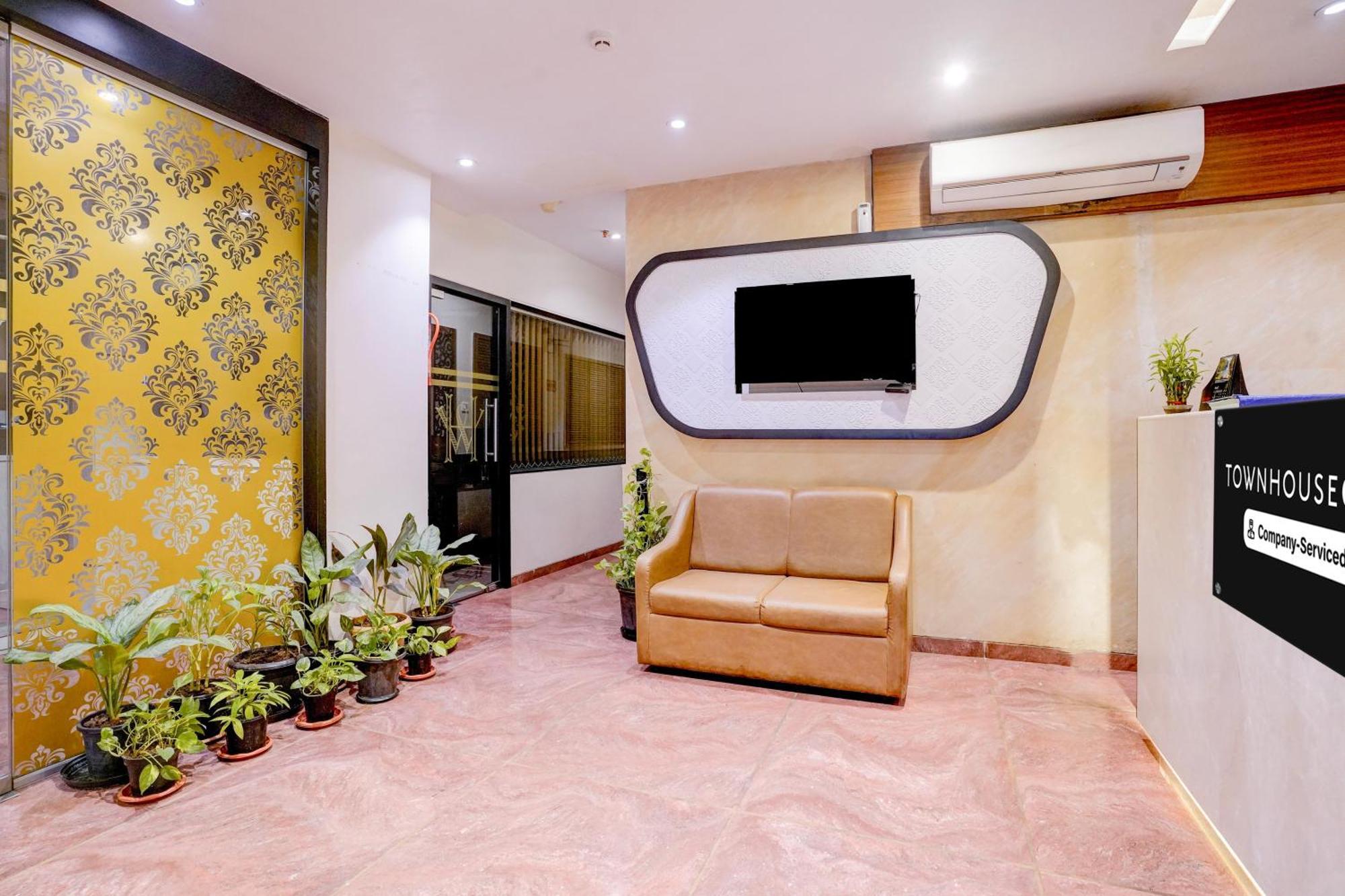 Super Townhouse Oak Times Square Le Western Мумбай Екстериор снимка