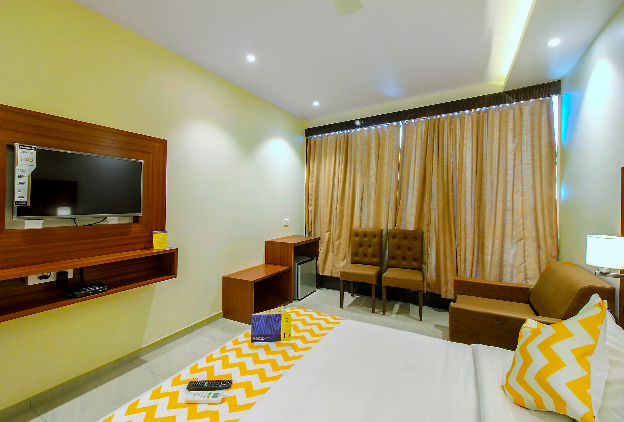 Super Townhouse Oak Times Square Le Western Мумбай Екстериор снимка
